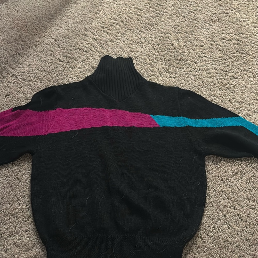 OSSI ski wear sweater, blue and pink stripe across, size small